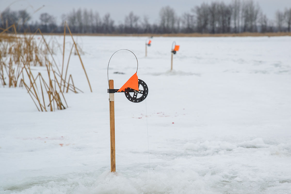 ice fishing tipups